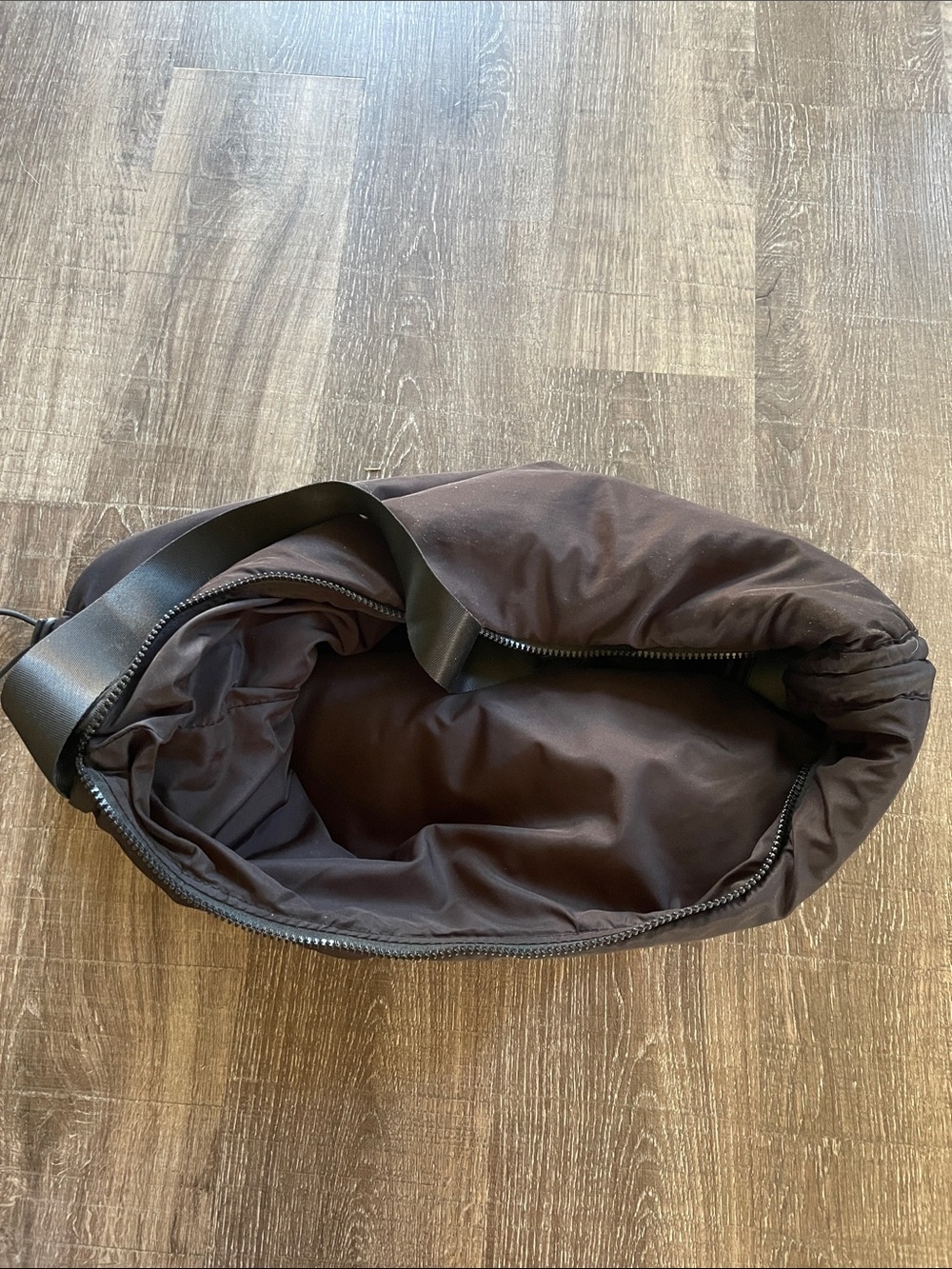 Wilo The Label Ruched Cinched Puffer Bag. Black - Picture 3 of 6